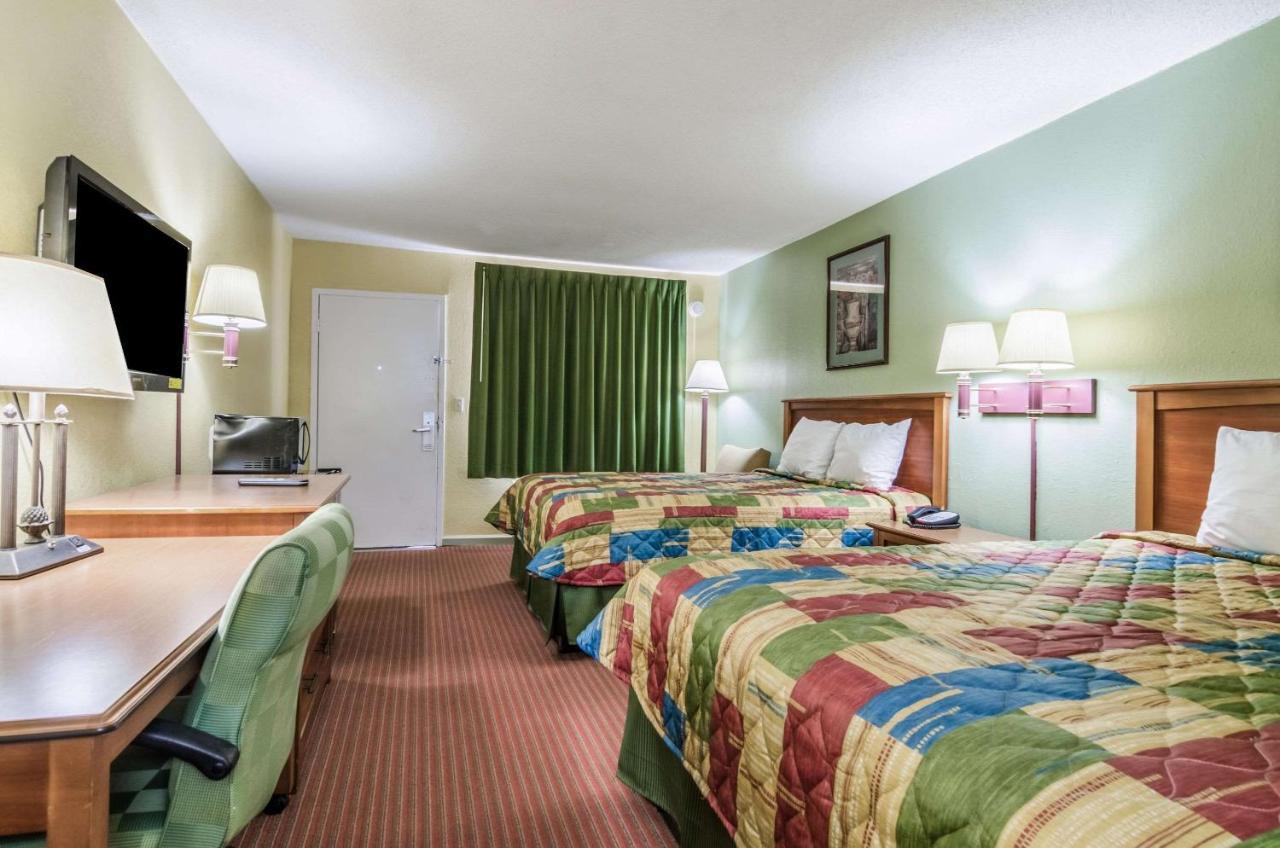 Regency Inn Concordia Extérieur photo